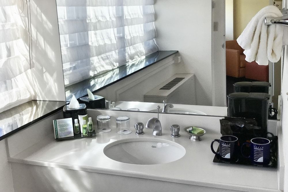 Premier Room, 1 King Bed, Balcony