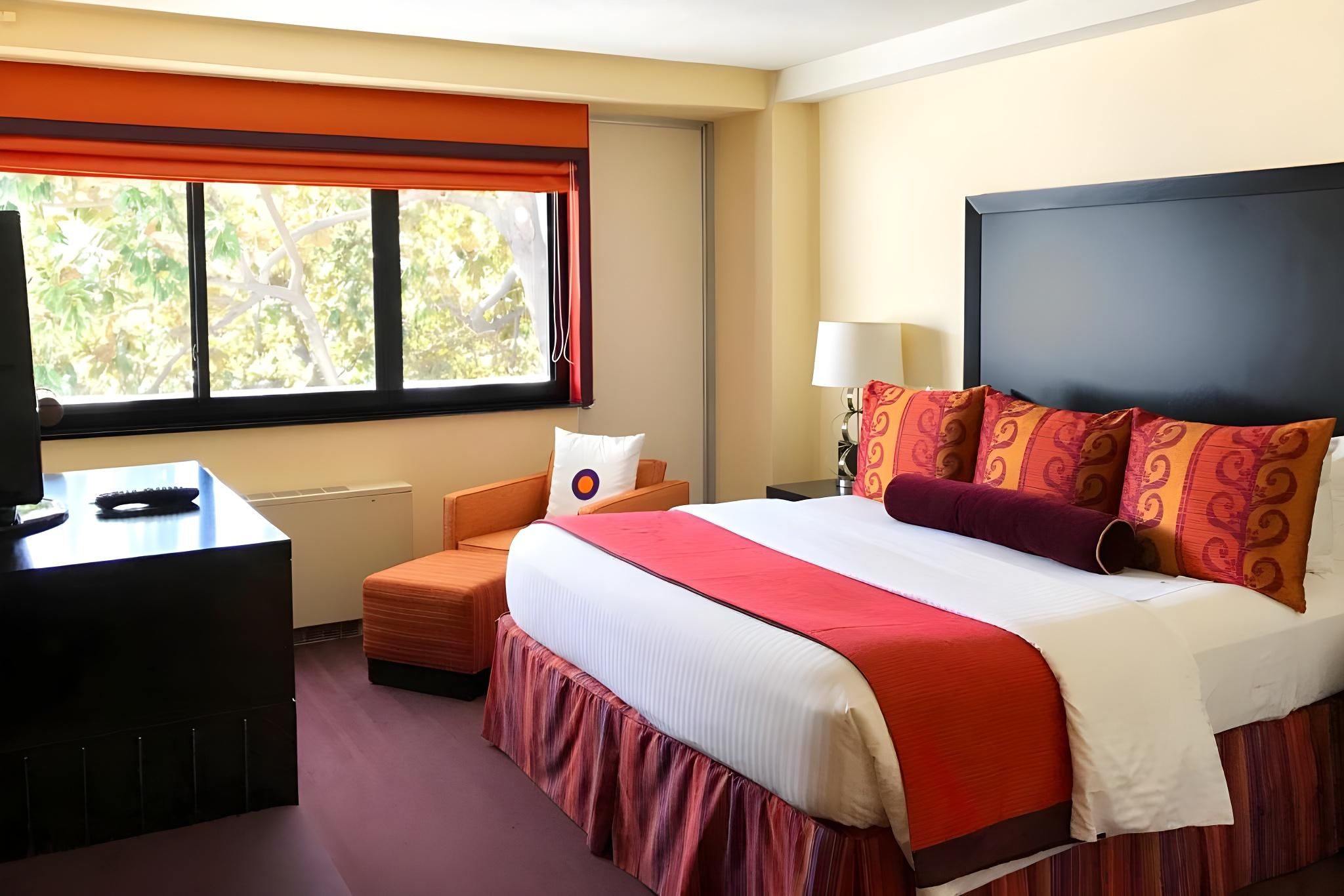 Superior King Room - Accessible, Tub