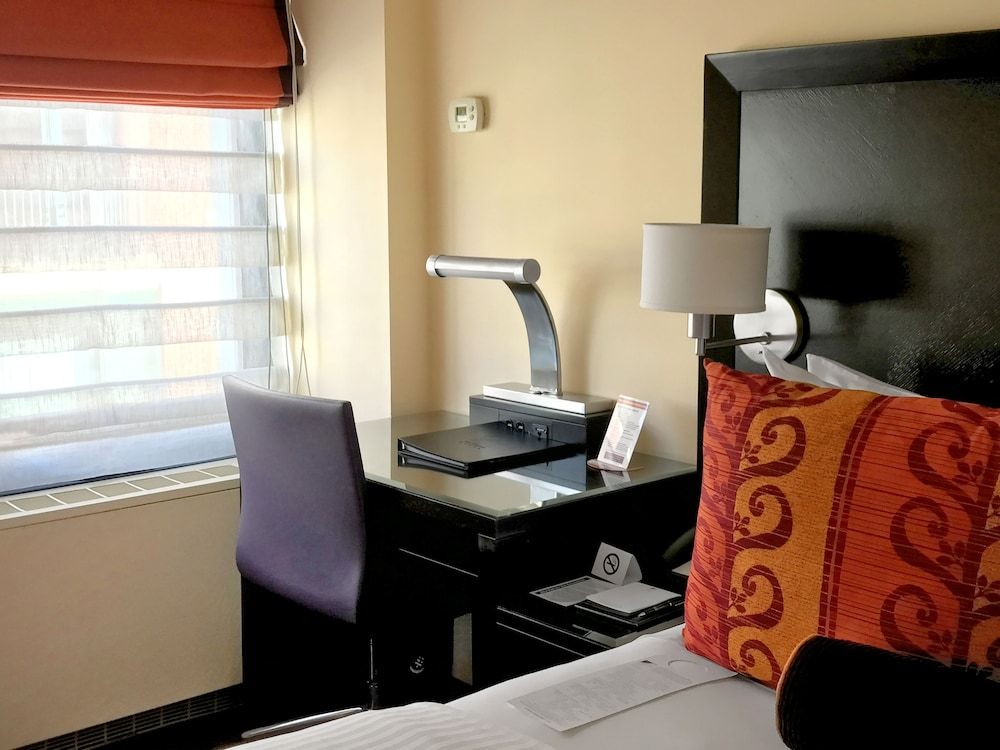 Washington Plaza Hotel Superior Room, 1 Queen Bed 4