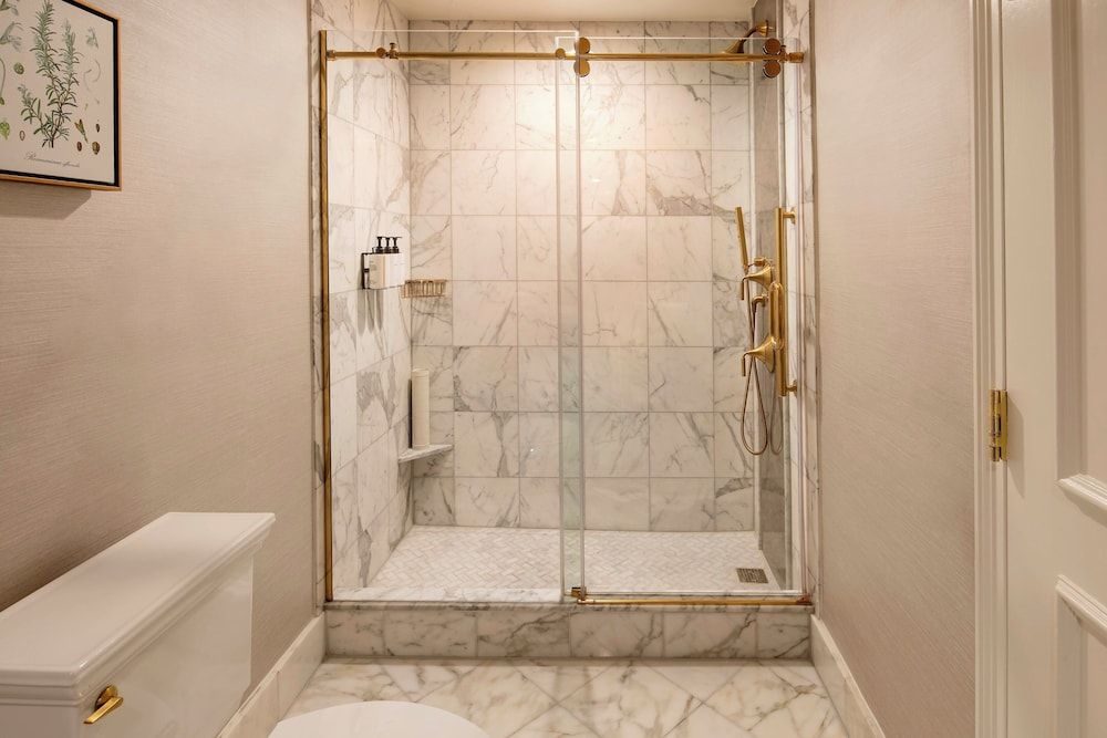 Junior Suite, 1 King Bed (Washington Monument View)