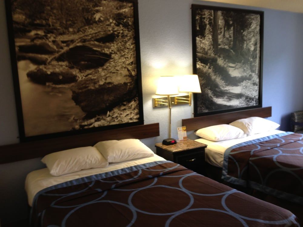 Standard Room, 2 Queen Beds, Non Smoking