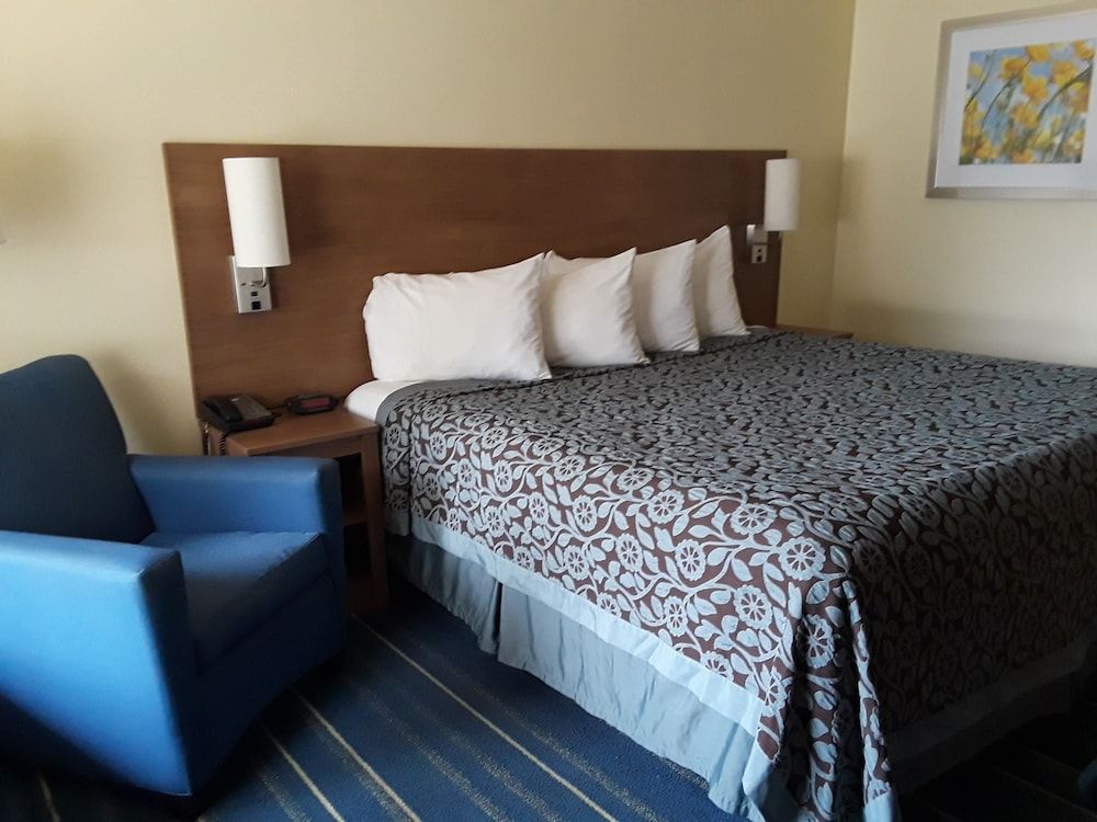 undefined Days Inn by Wyndham Newark Wilmington 8