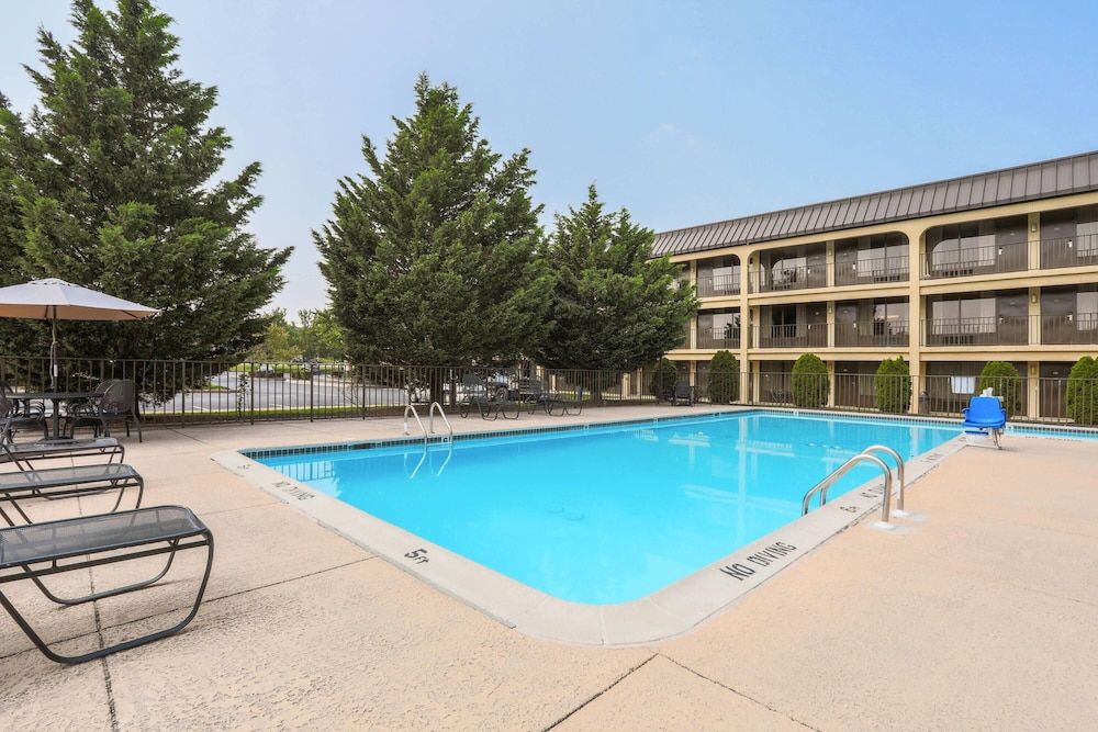 undefined Days Inn by Wyndham Newark Wilmington 7