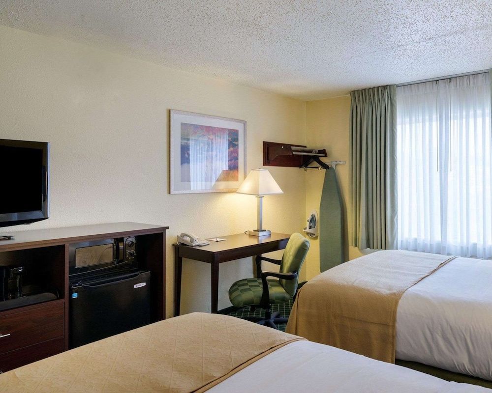 Quality Inn Newark - Wilmington Standard Room, 2 Double Beds, Non Smoking 15