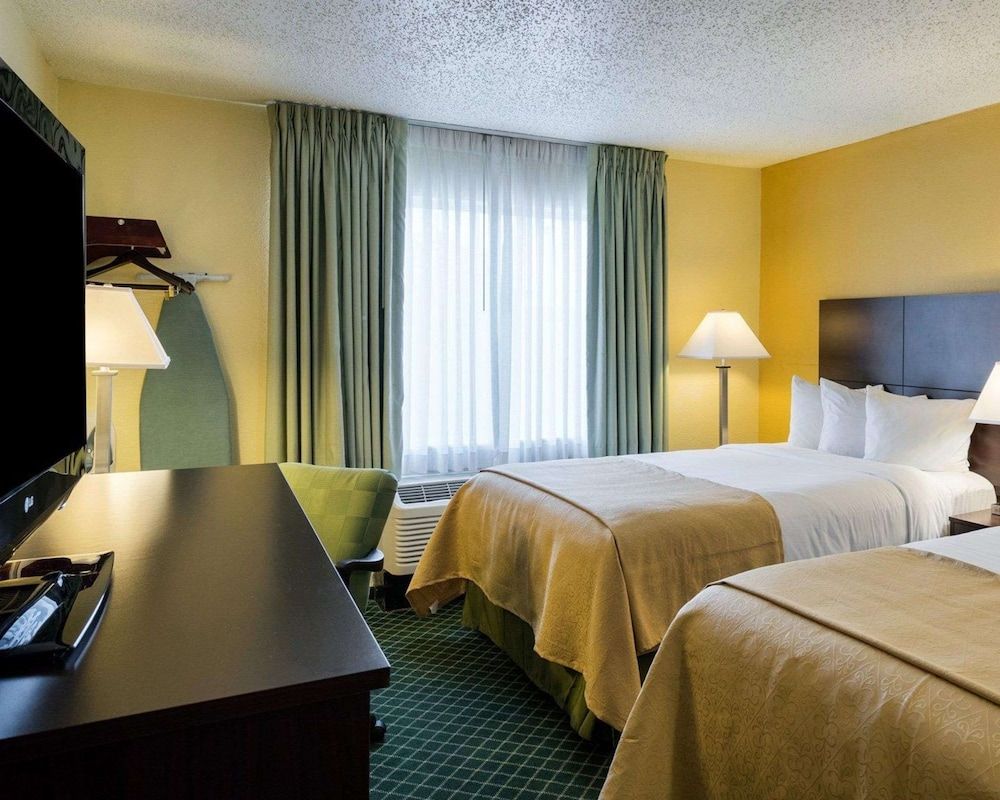 Quality Inn Newark - Wilmington Standard Room, 2 Double Beds, Non Smoking