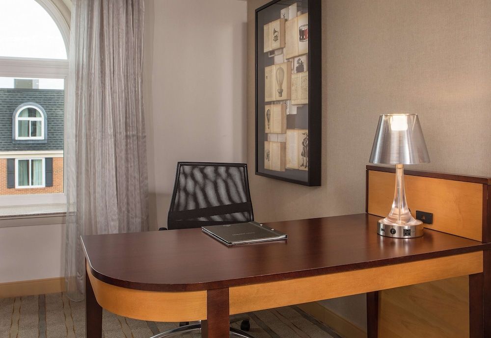 Hilton Wilmington/Christiana Standard Room, 1 King Bed 5