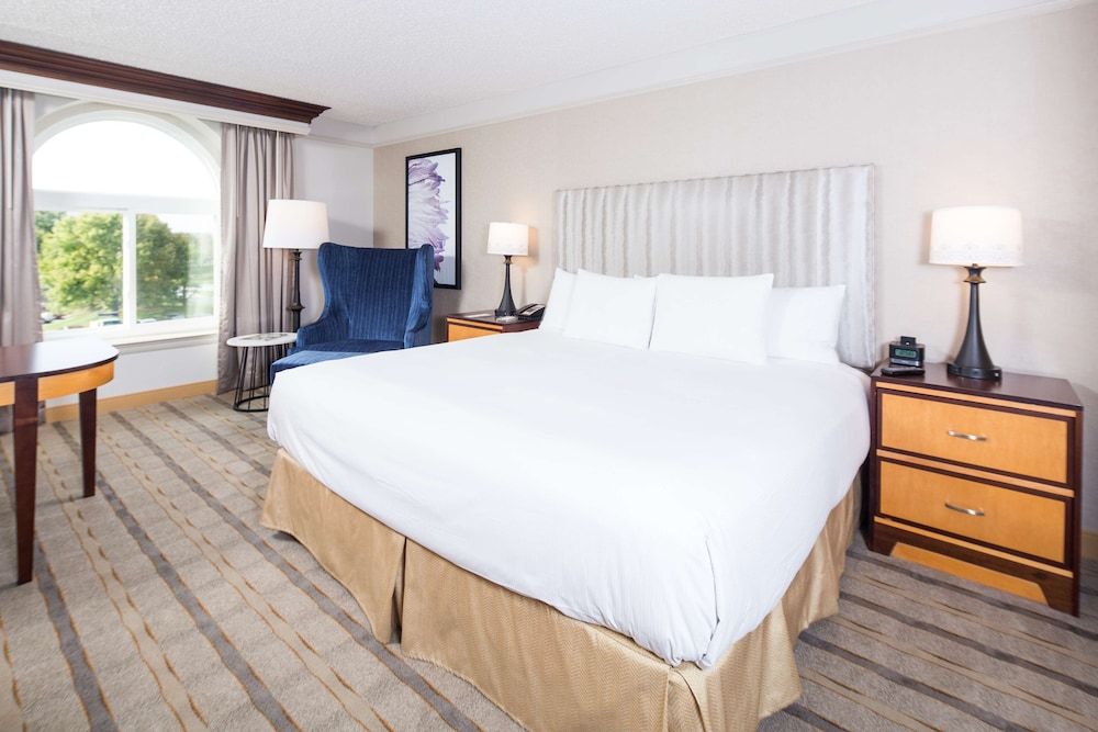 Hilton Wilmington/Christiana Standard Room, 1 King Bed 2