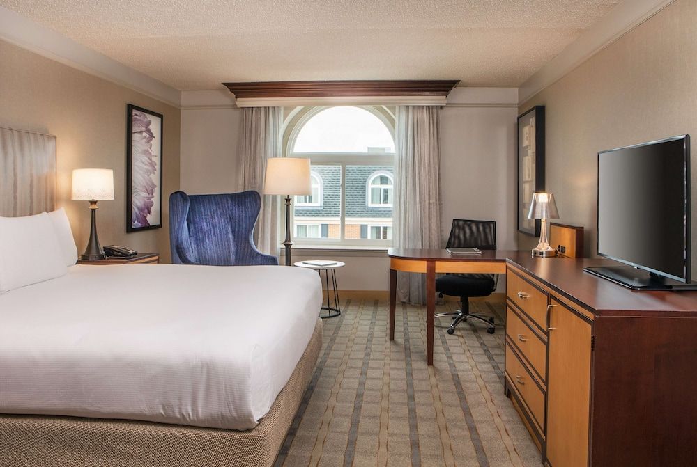 Hilton Wilmington/Christiana Standard Room, 1 King Bed
