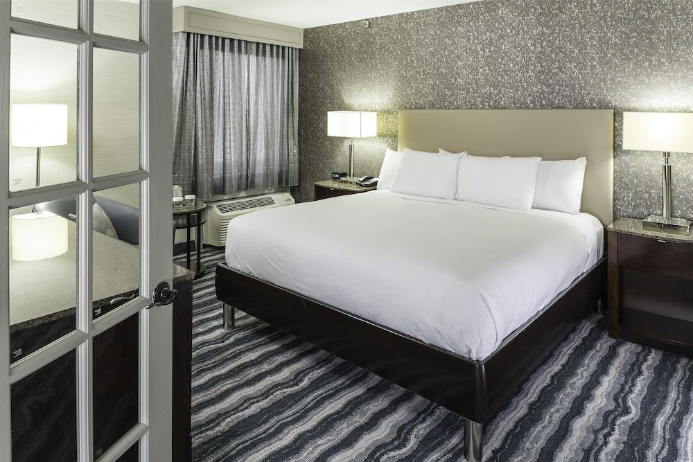 Deluxe Room, 1 King Bed, Non Smoking