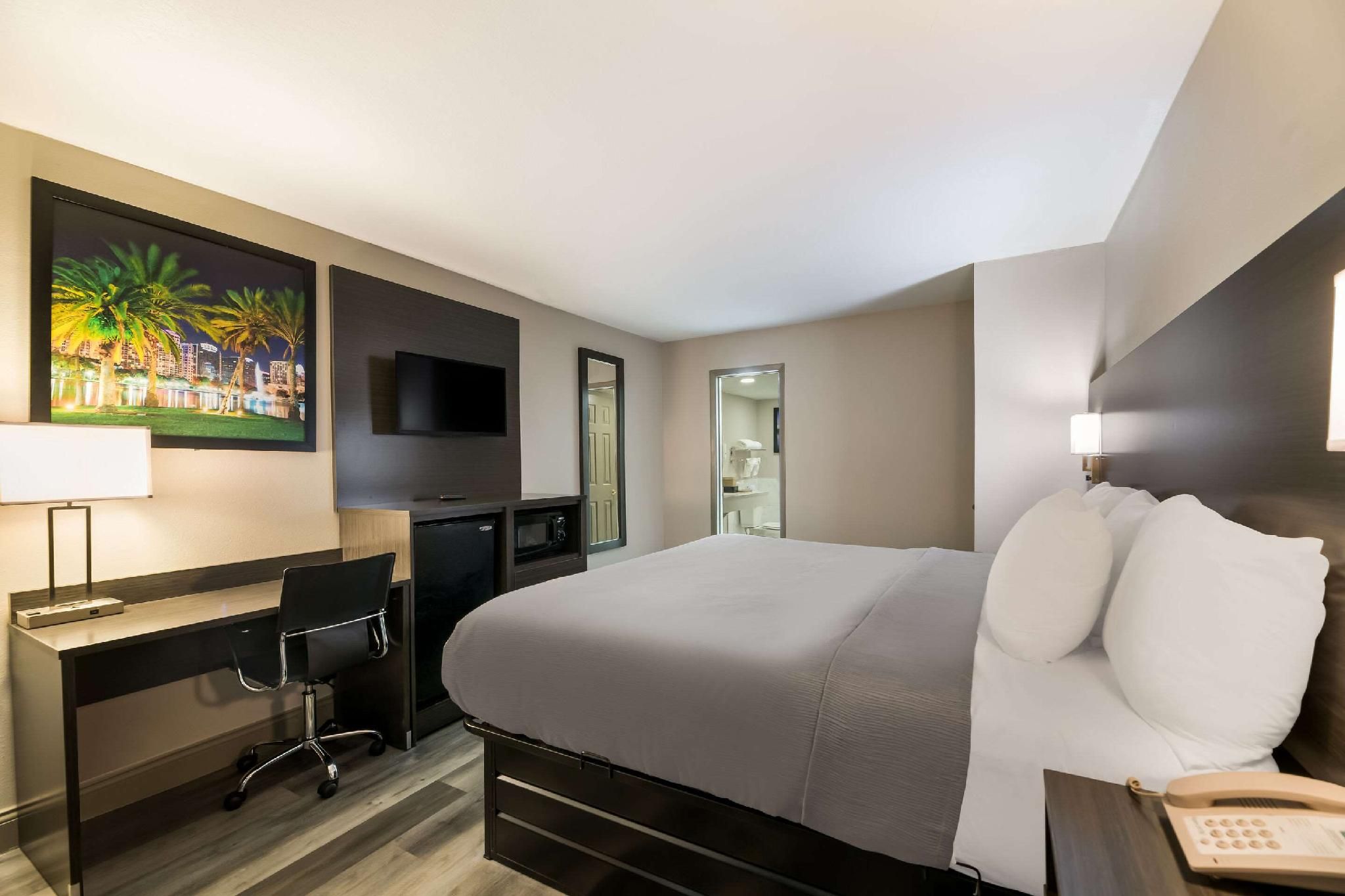 1 King Bed, Nonsmoking