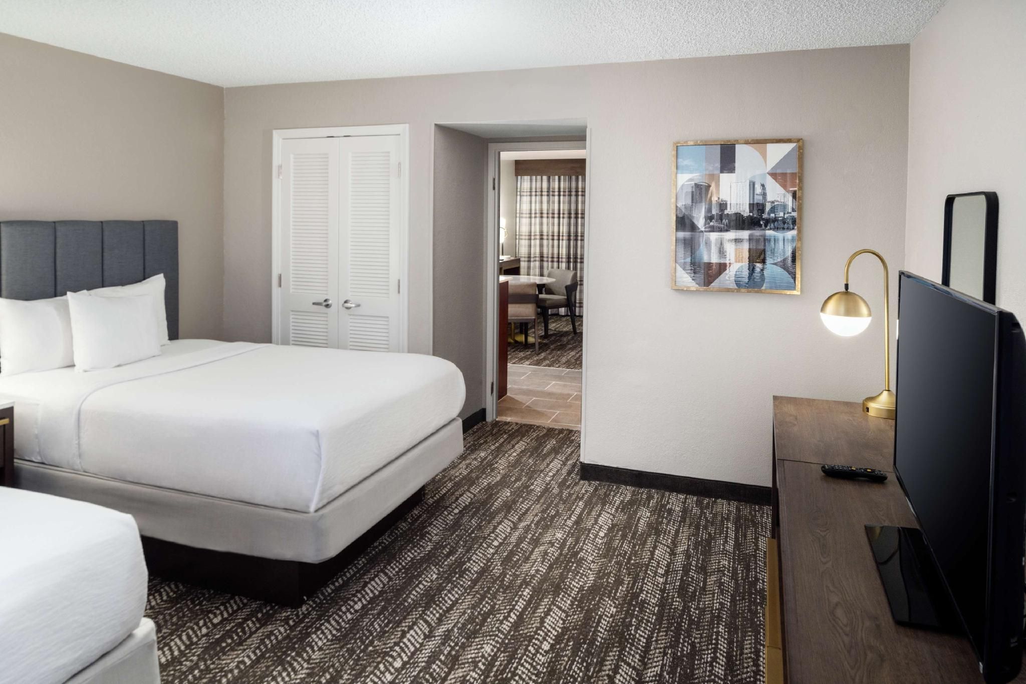 2 ROOM SUITE-2 DOUBLE BEDS-ATRIUM-NO SMOK