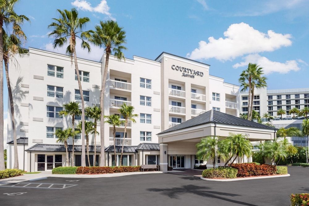 undefined Courtyard by Marriott Aventura Mall 5