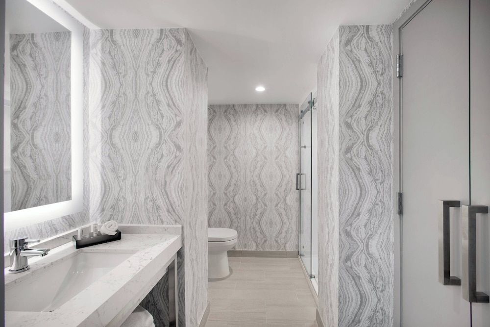 undefined Courtyard by Marriott Aventura Mall 7