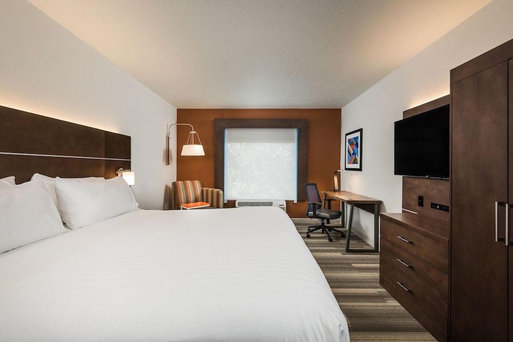Standard Room, 1 King Bed