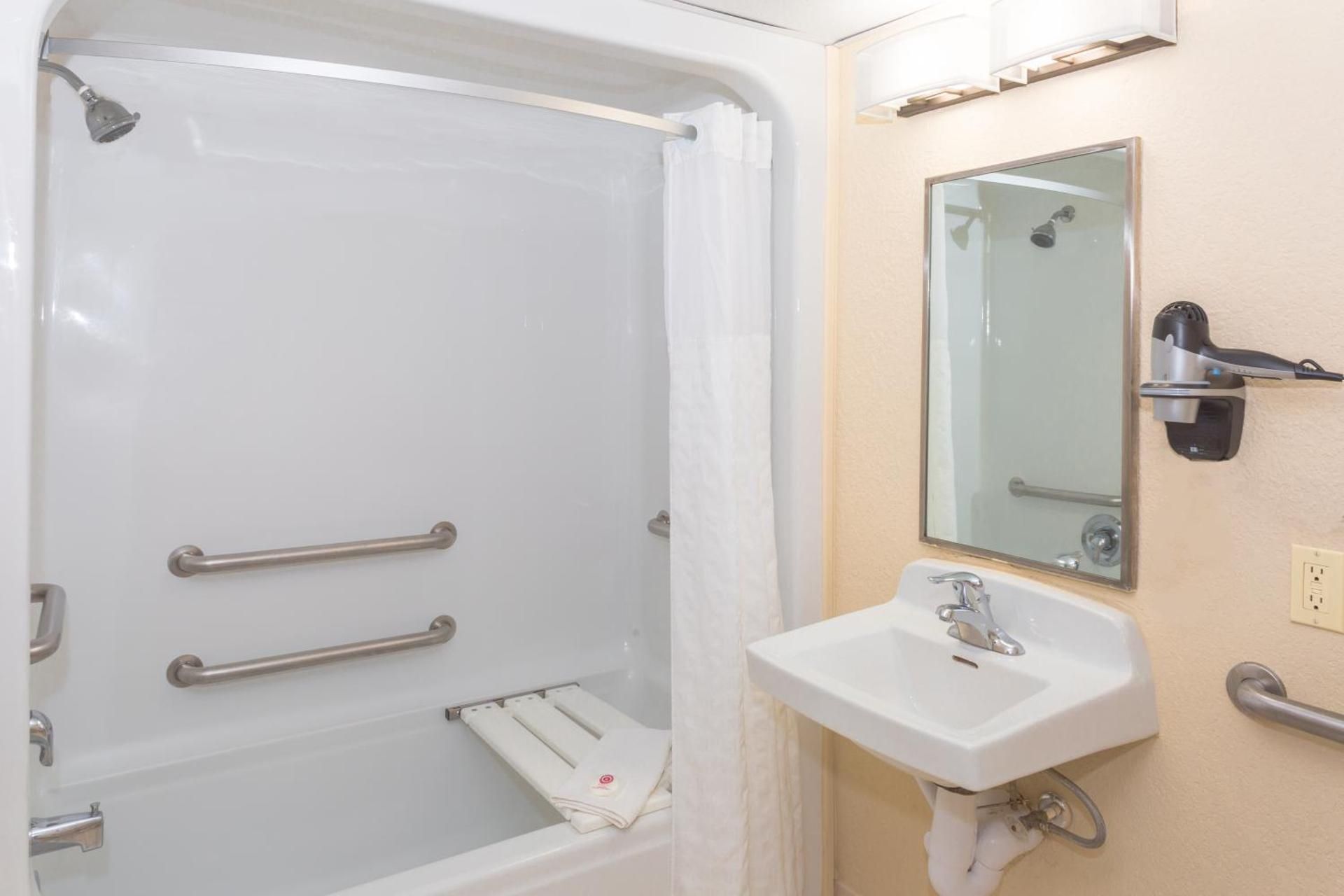 Queen Room with Two Queen Beds - Mobility/Hearing Accessible - Non-Smoking