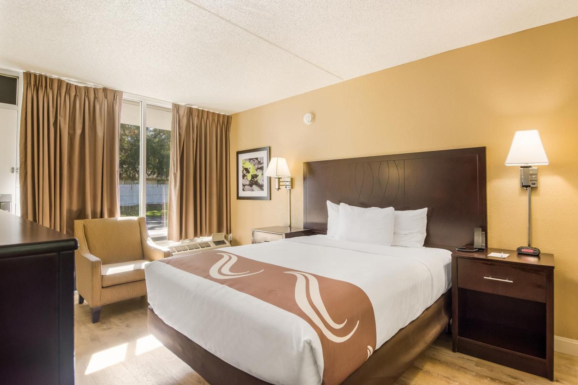 1 Queen Bed, Nonsmoking, Accessible