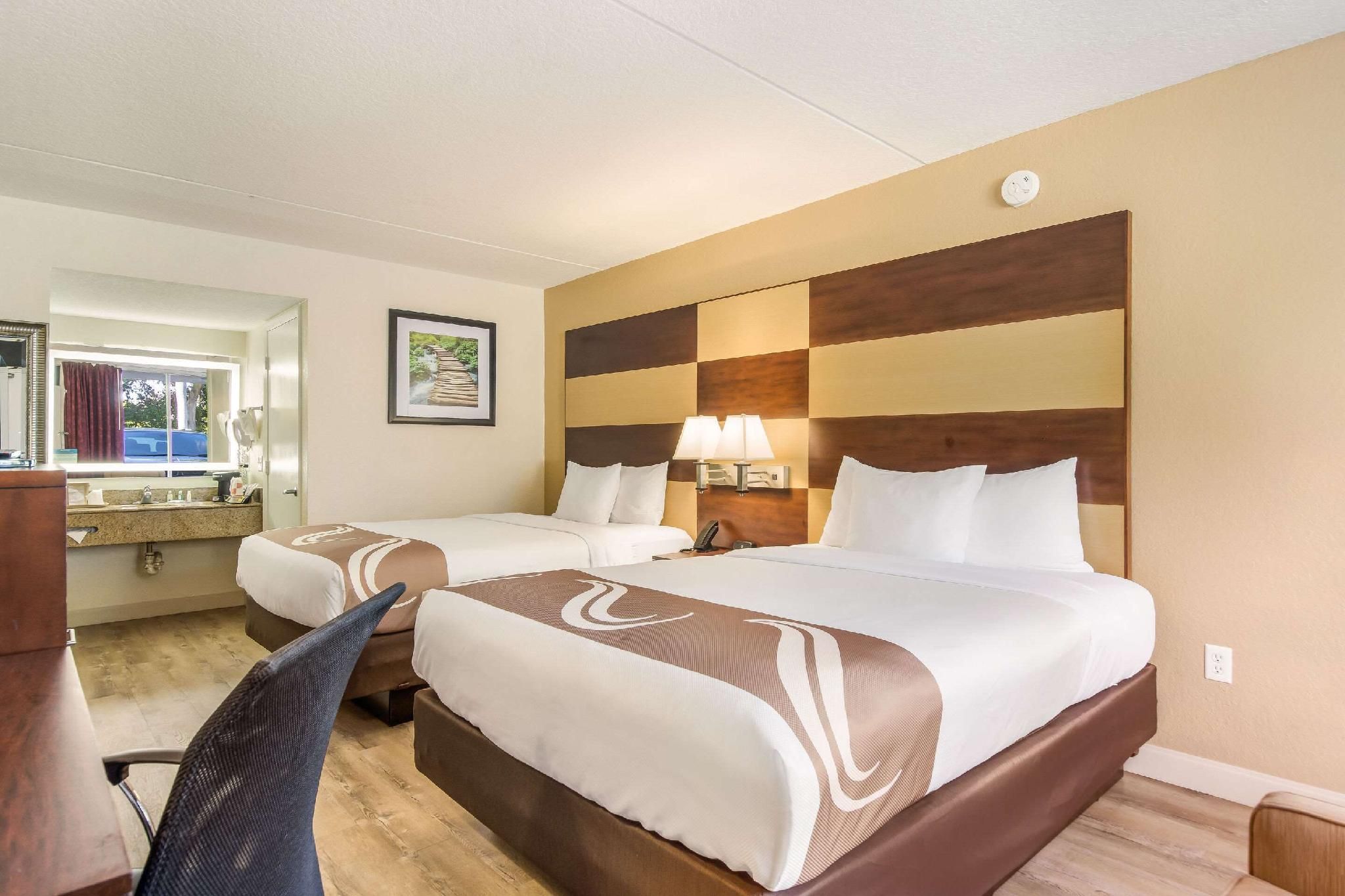 2 Queen Beds, Nonsmoking, Upgrade