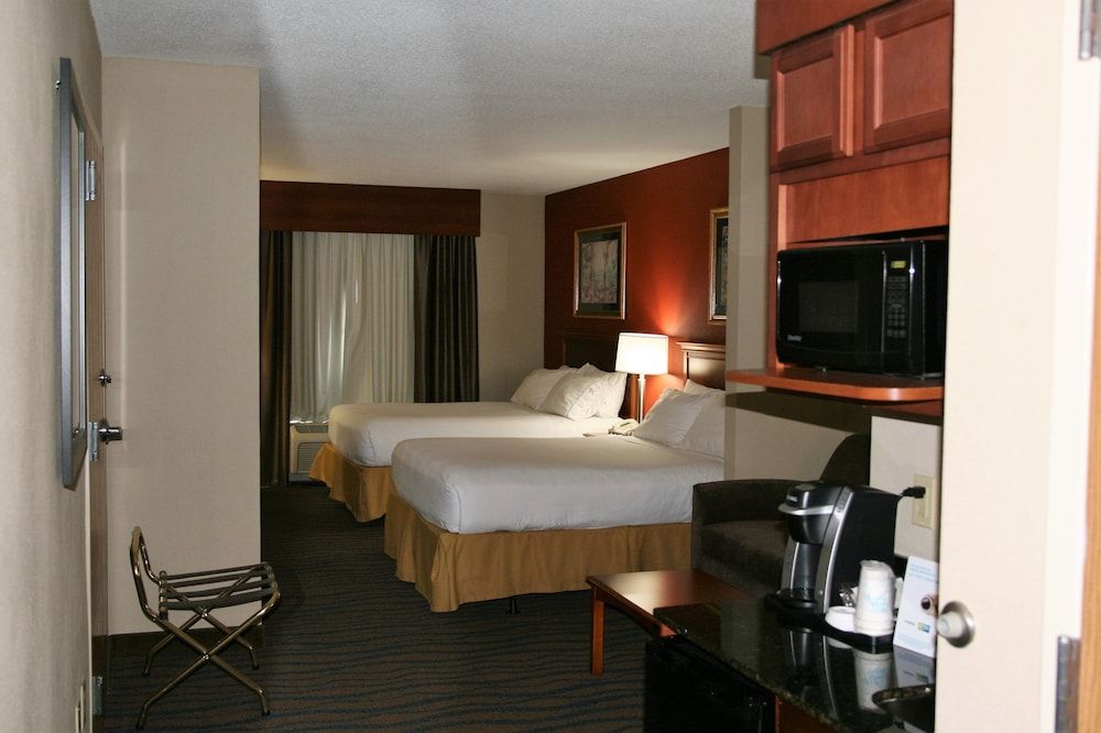 Suite, 1 Bedroom (Living Area)
