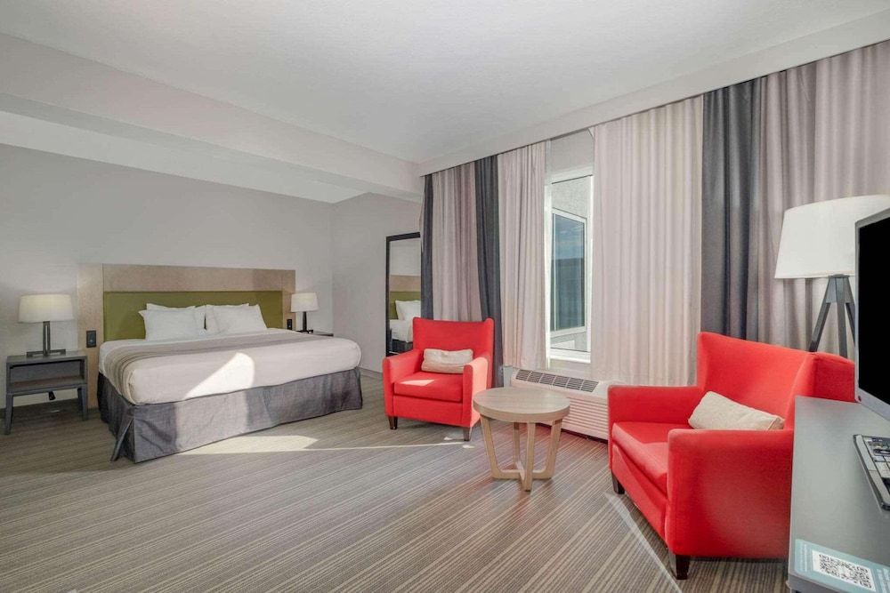Premium Studio Suite, 1 King Bed, Non Smoking