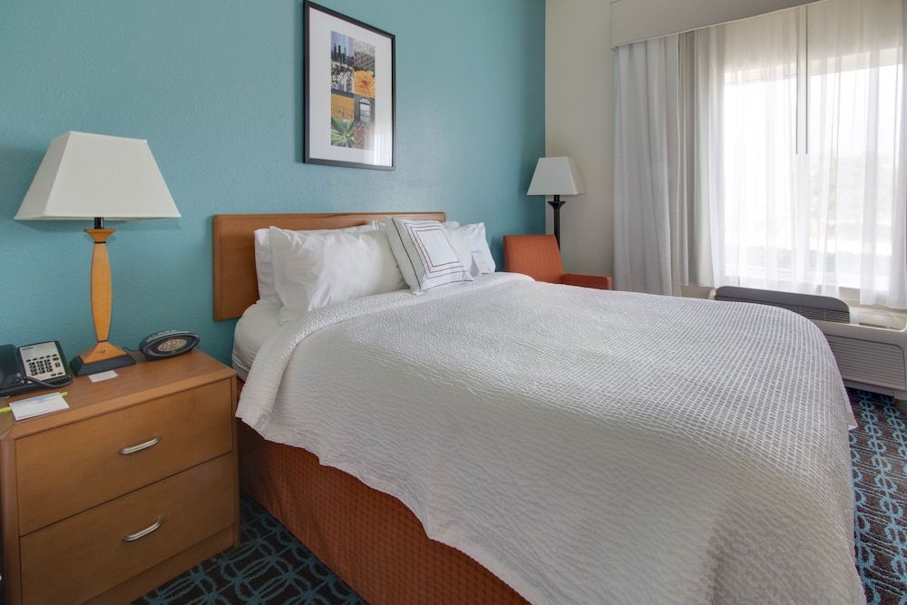 Room, 2 Queen Beds (Mobility Accessible, Tub)