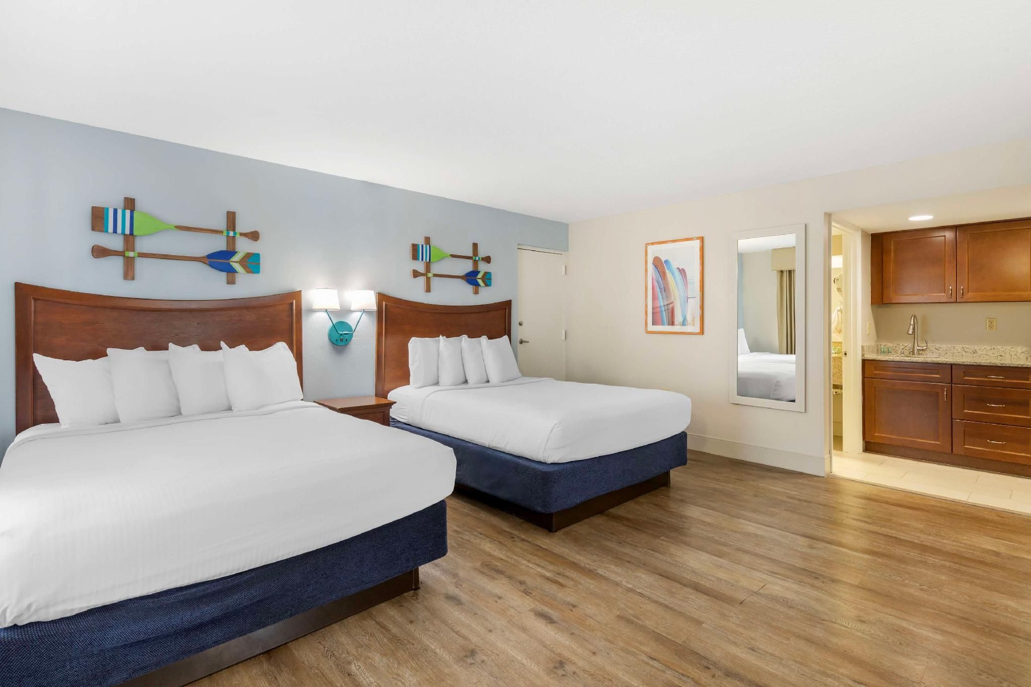 2 Queen Beds, Nonsmoking, Garden Courtyard, Kitchen, Exterior Access