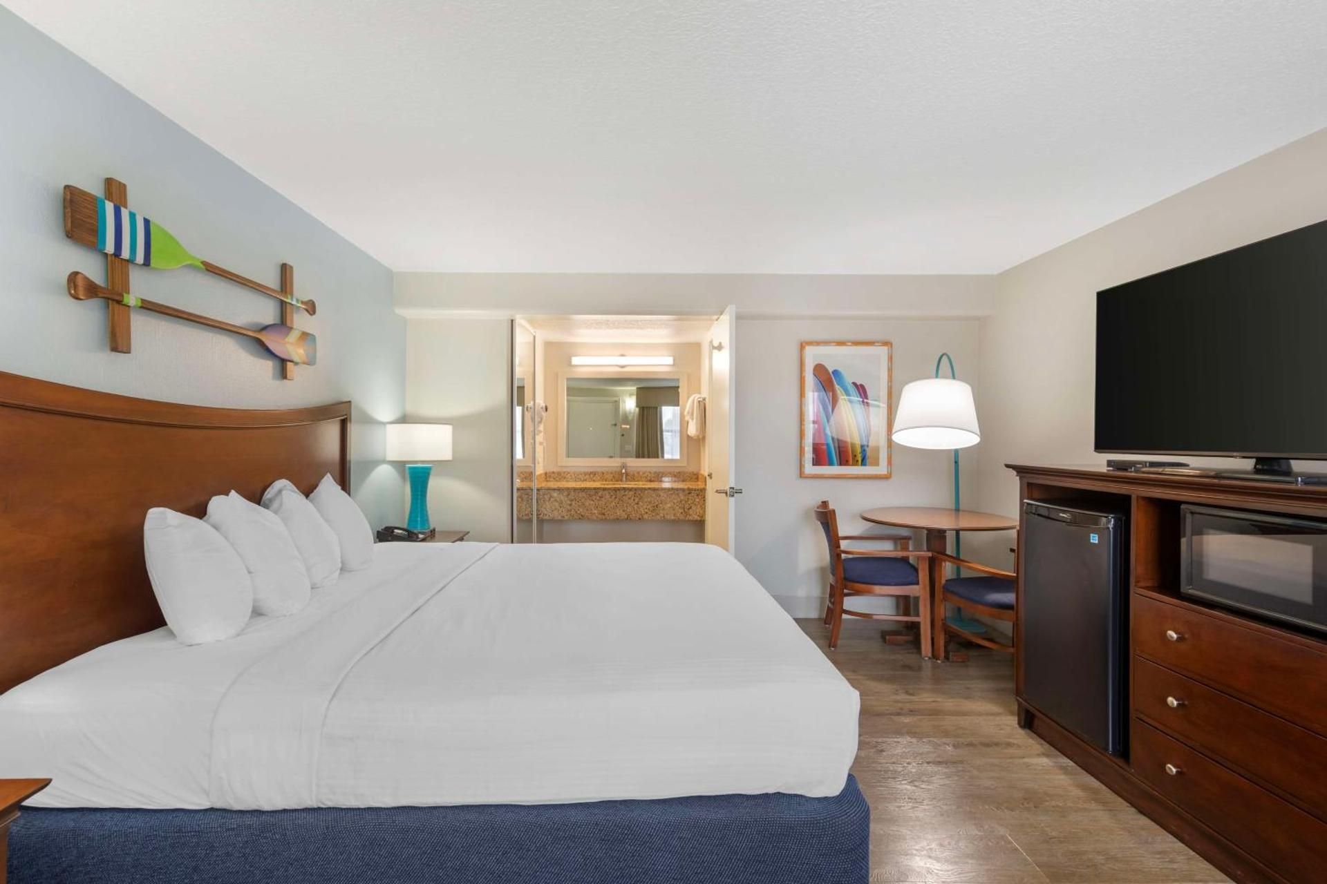 1 King Bed, Nonsmoking, Garden Courtyard, Exterior Access