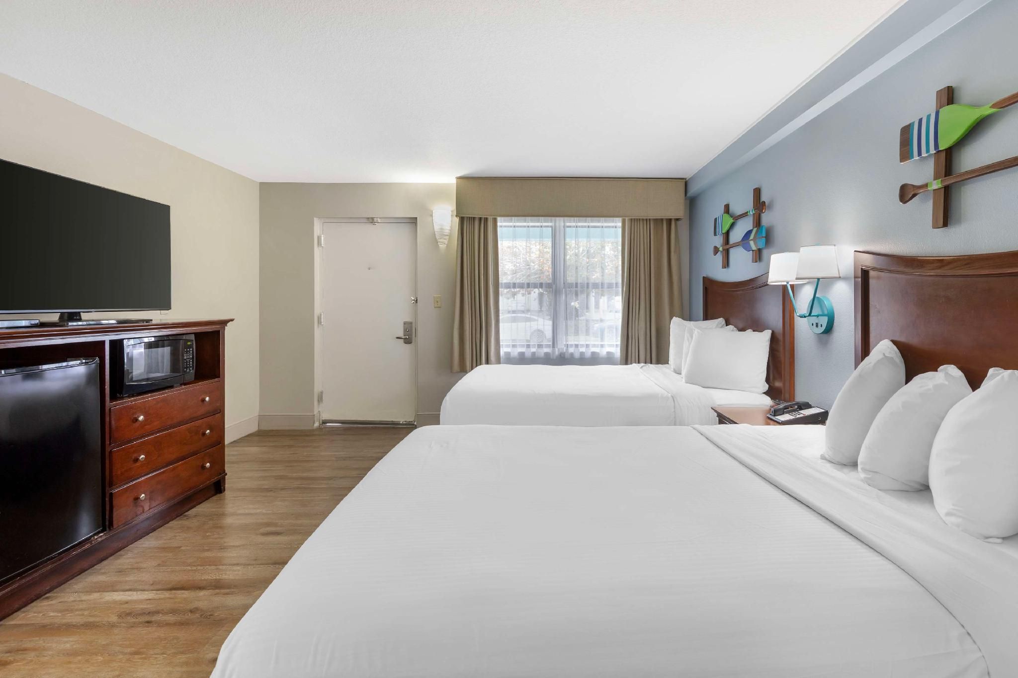 2 Queen Beds, Nonsmoking, Garden Courtyard, Exterior Access