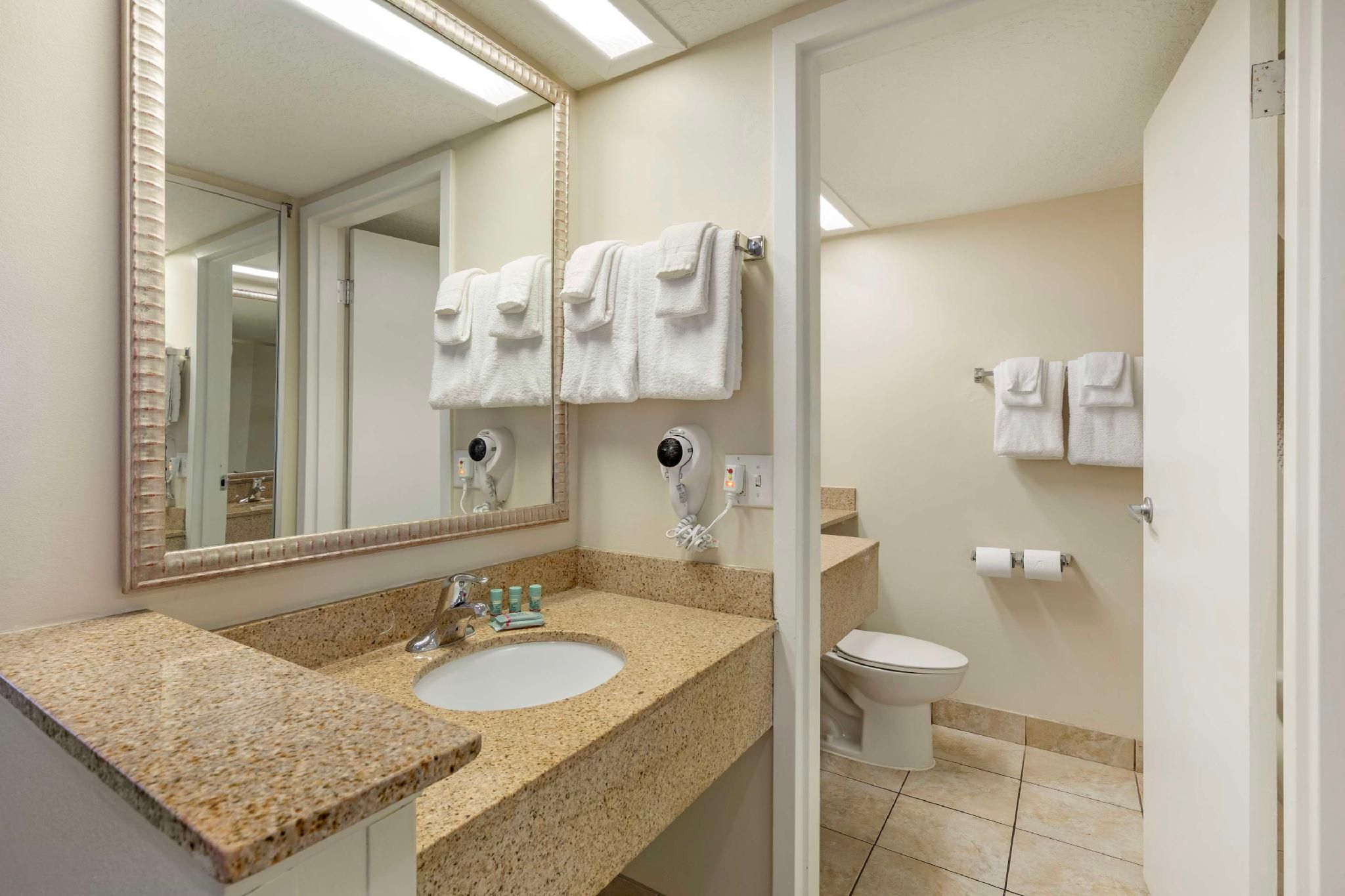 2 Queen Beds, Nonsmoking, Beach Tower, Oceanfront, Junior Suite, Private Balcony, Sofabed