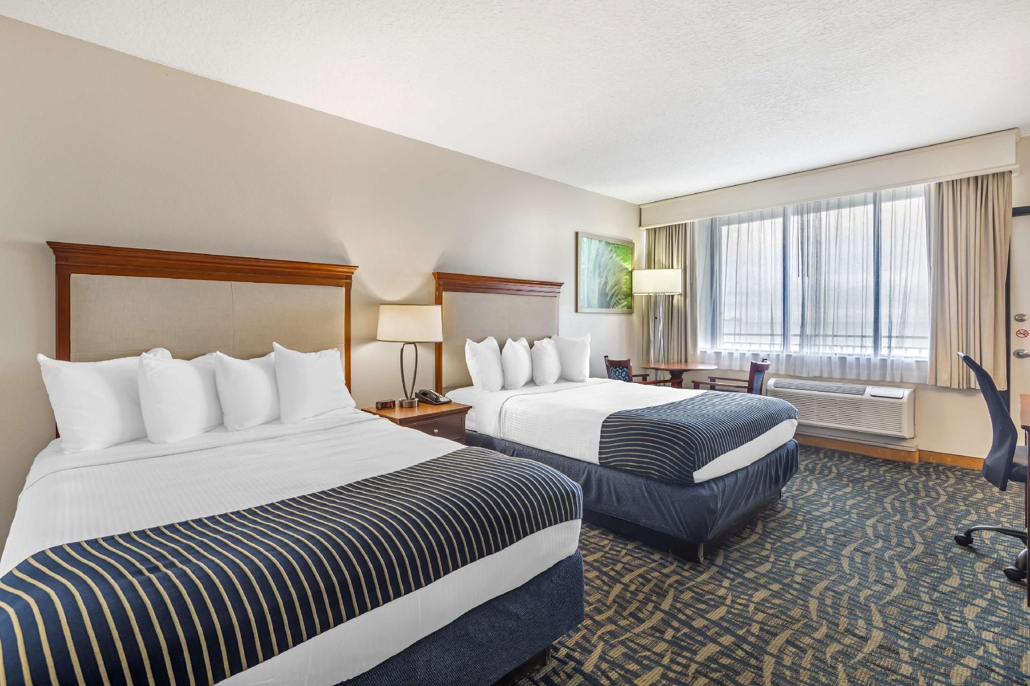 2 Queen Beds, Nonsmoking, Beach Tower, Oceanfront, Private Balcony