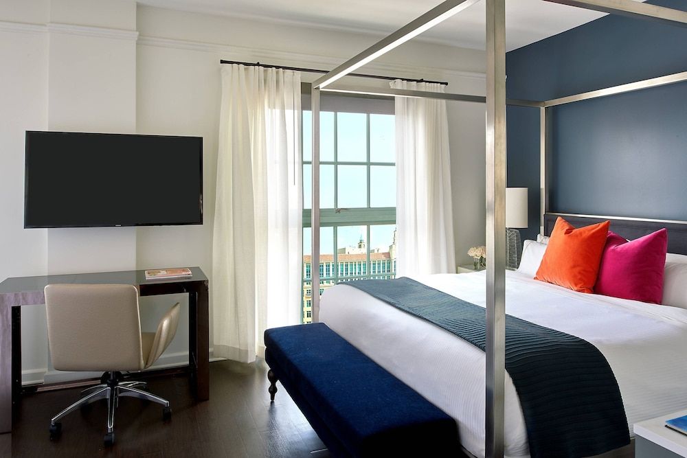 Room, 1 King Bed, City View