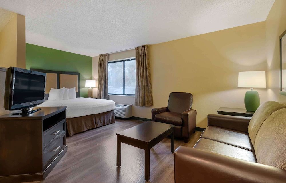 Deluxe Studio, 1 Queen Bed with Sofa bed, Non Smoking
