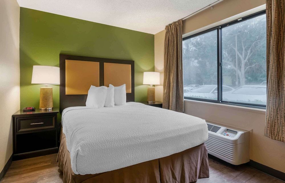 Deluxe Studio, 1 Queen Bed with Sofa bed, Non Smoking