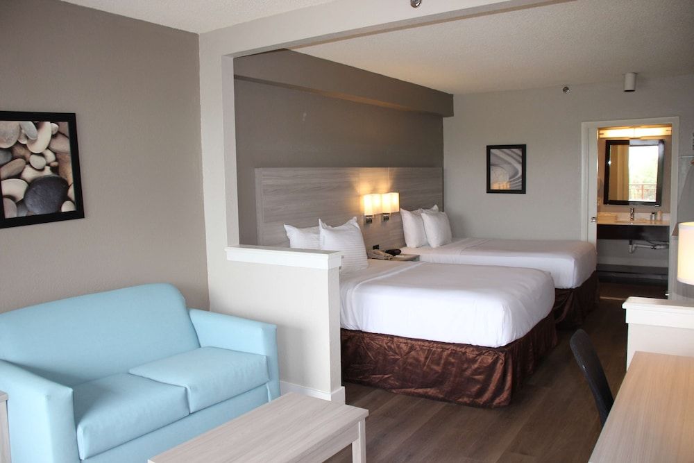 Standard Room, 2 Double Beds, Refrigerator & Microwave, City View