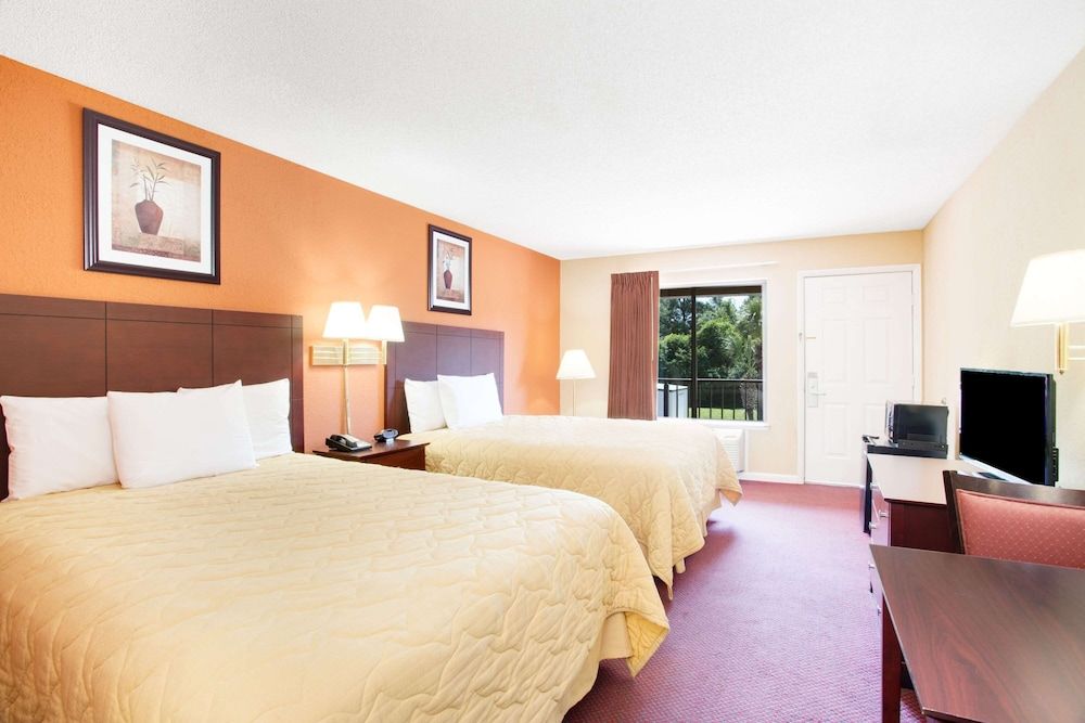 Standard Room, 2 Queen Beds, Smoking