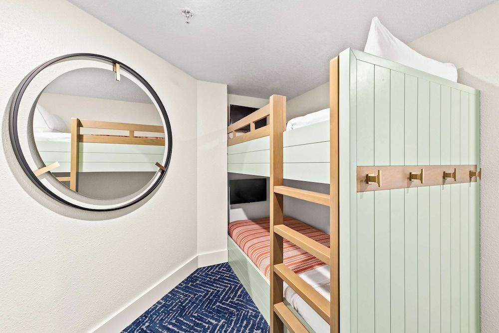 Deluxe Suite, 2 Queen Beds, Non Smoking, Beachfront