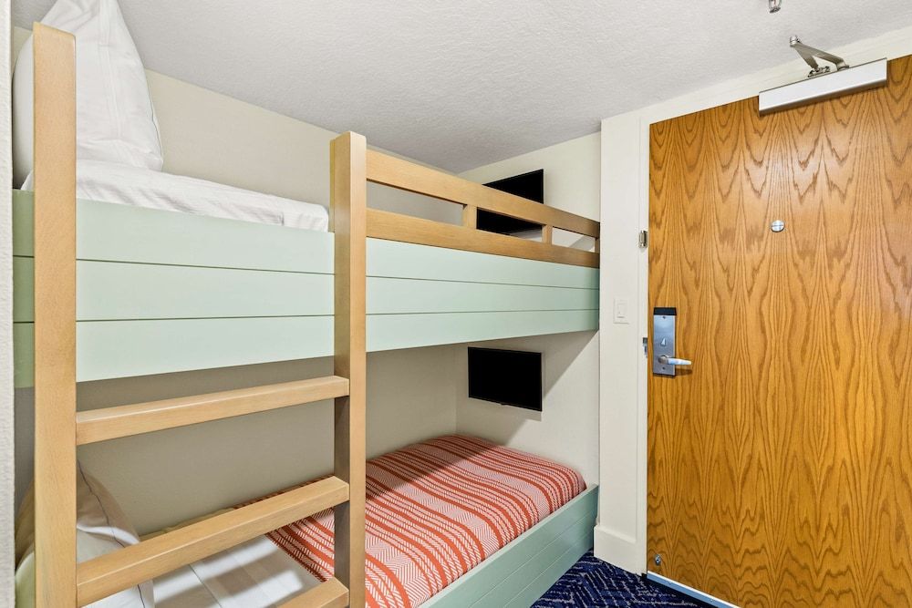 Junior Suite, 1 King Bed, Beachfront