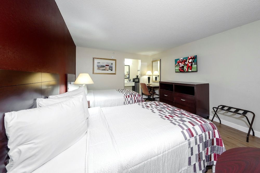 Deluxe Room, 2 Double Beds, Smoking, Poolside