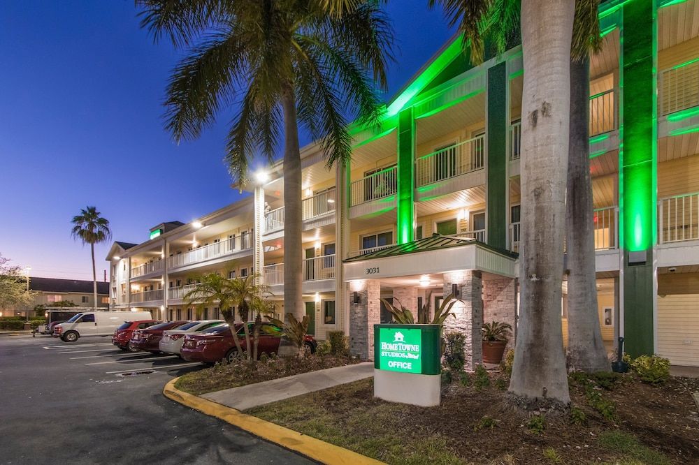 undefined HomeTowne Studios by Red Roof Fort Lauderdale 5