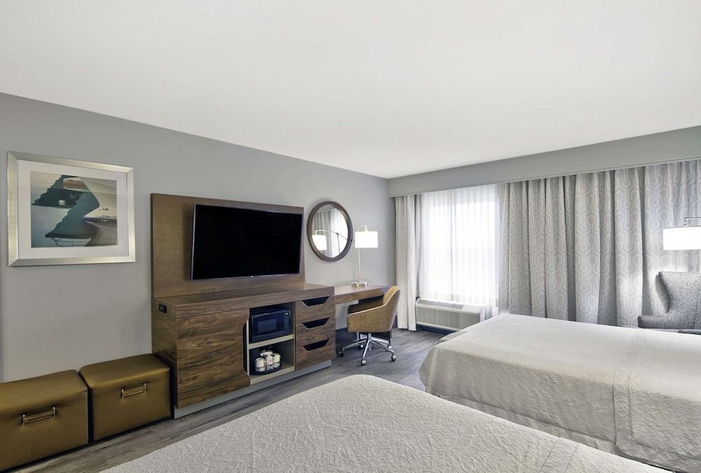 Room, 2 Queen Beds, Accessible, Non Smoking (Mobility & Hearing, Roll-in Shower)