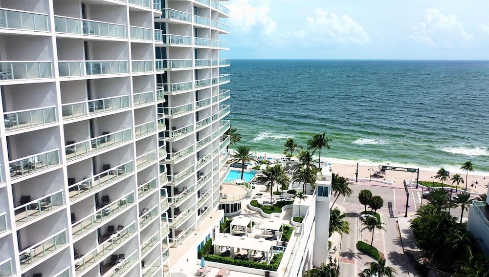 undefined Beach House Fort Lauderdale, a Hilton Resort 4