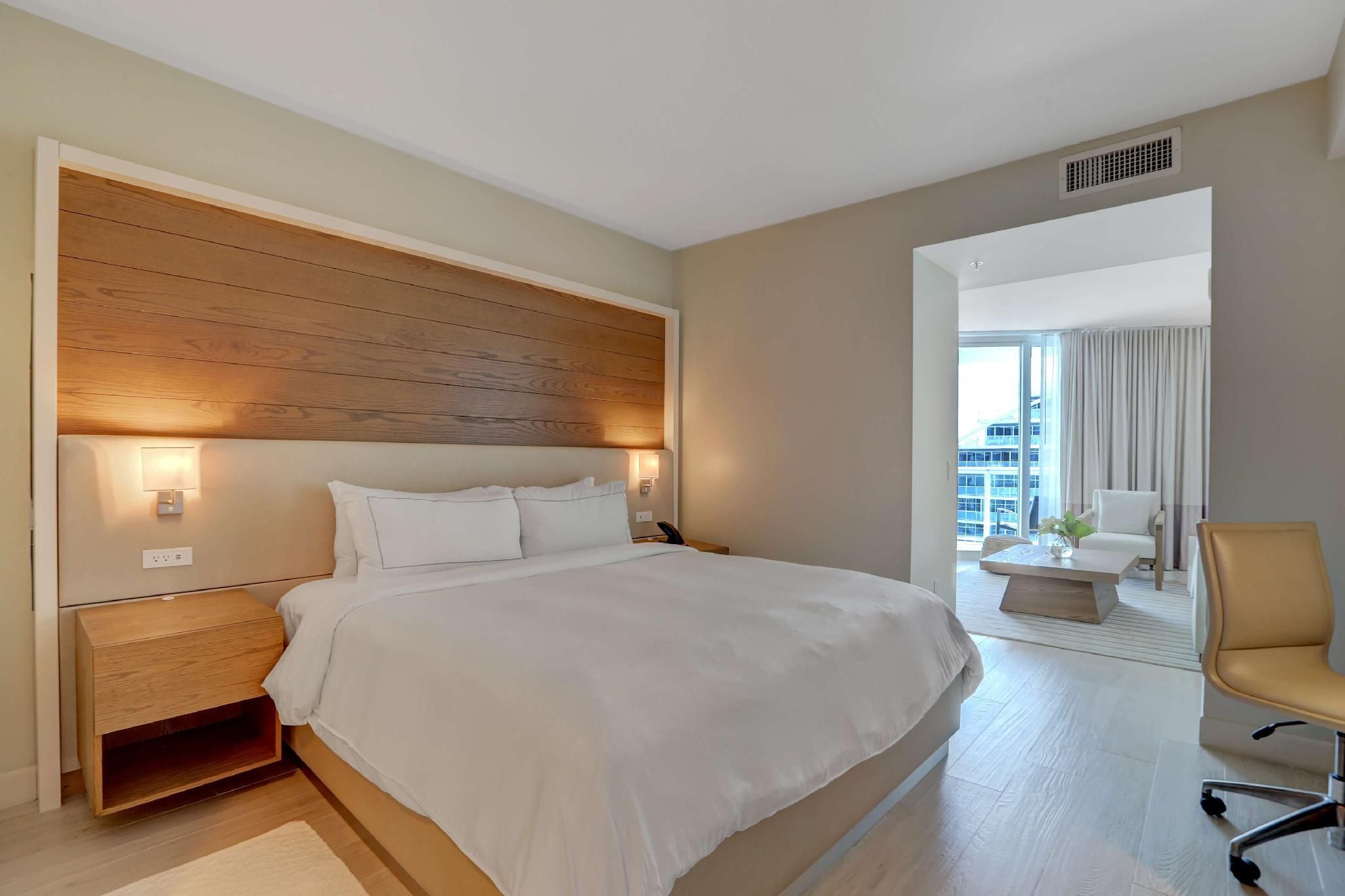 Ocean View 1 Bdrm Ste King Hearing Accessible