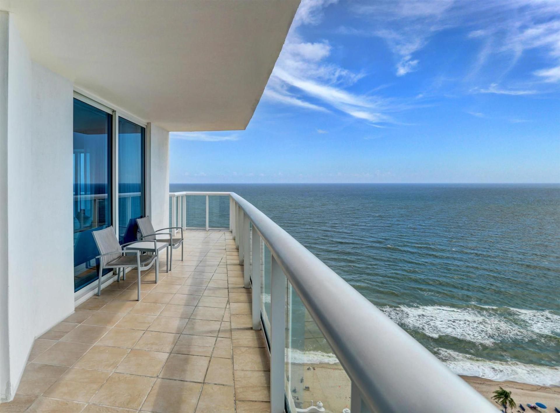 OCEANFRONT 1 BEDROOM 1 KING BED SUITE