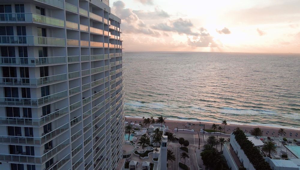undefined Beach House Fort Lauderdale, a Hilton Resort 8