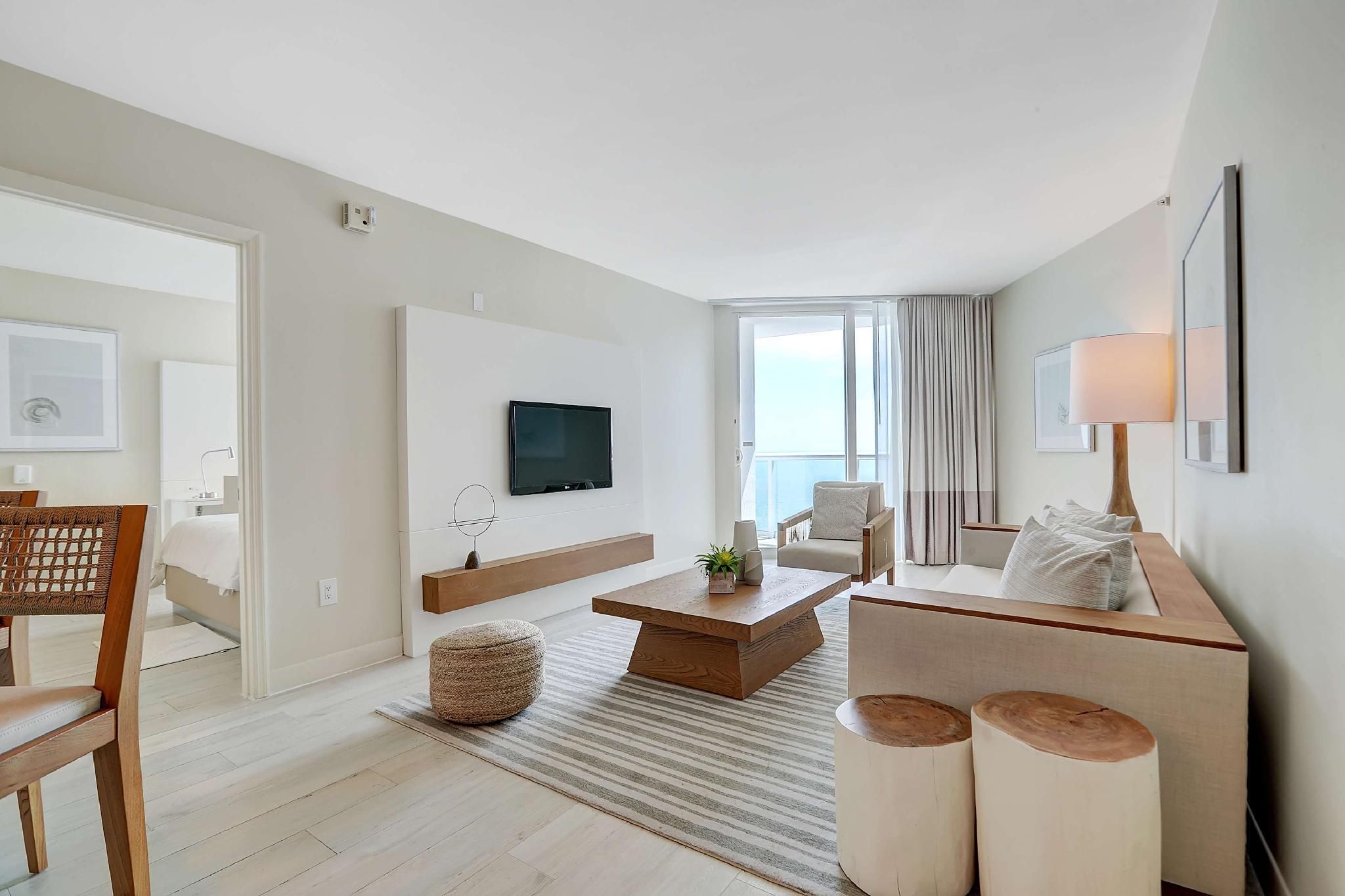 OCEAN VIEW 1 BDRM STE 2 QN MOB ACC-ROLLIN SHW