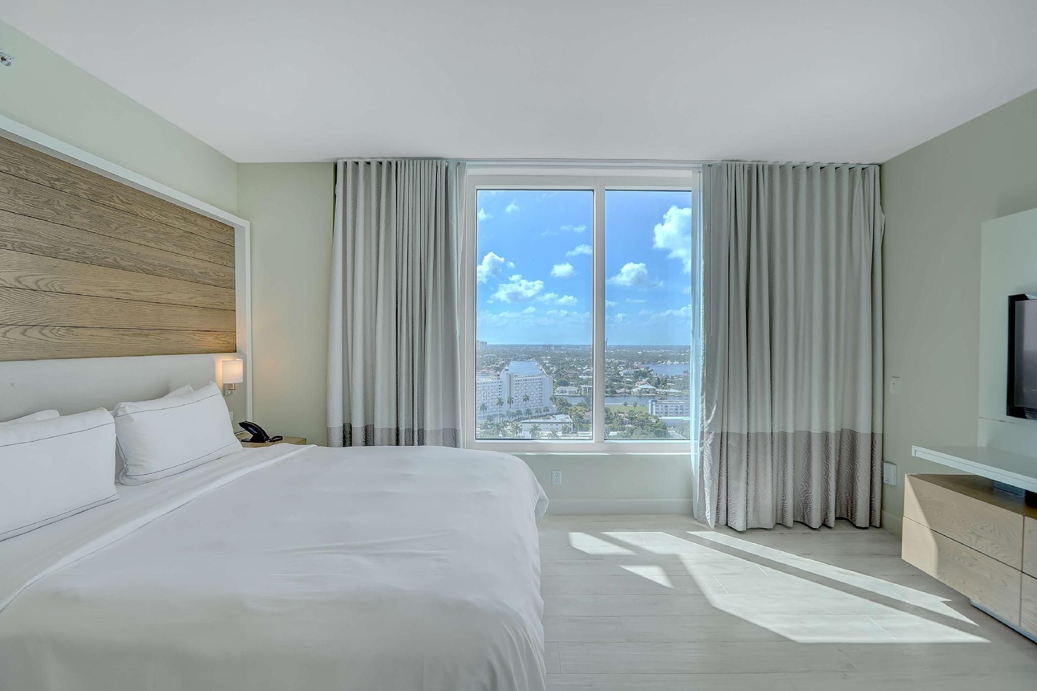 Beach House Fort Lauderdale, a Hilton Resort SUNSET VIEW STUDIO 1 KING BED