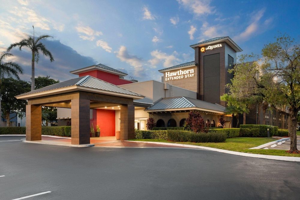 undefined La Quinta Inn & Suites by Wyndham Ft Lauderdale Cypress Cr 9