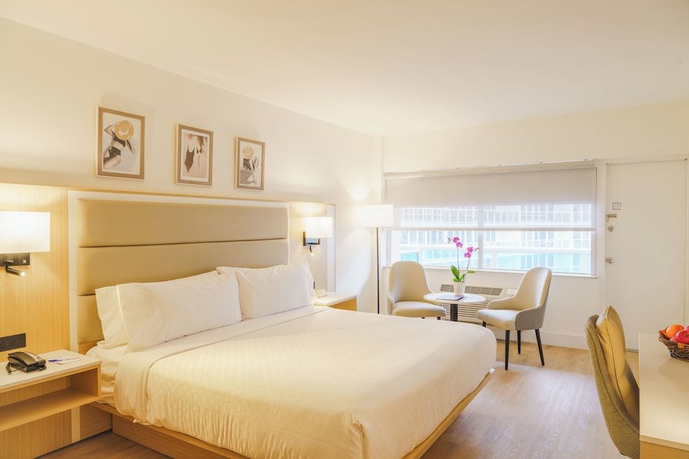 Ocean Sky Hotel and Resort Premium Room, 1 King Bed, Partial Ocean View 4