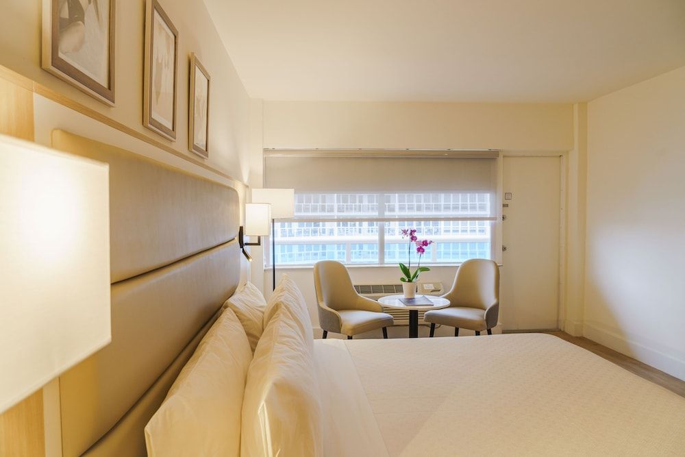 Ocean Sky Hotel and Resort Premium Room, 1 King Bed, Partial Ocean View 2