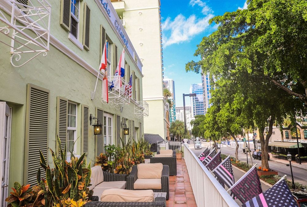 undefined Riverside Hotel 6