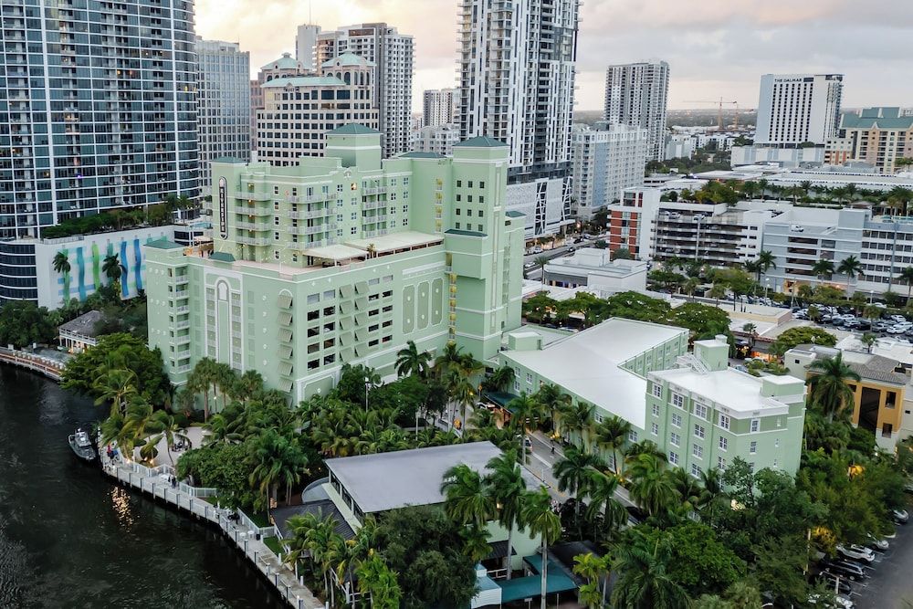 undefined Riverside Hotel 4